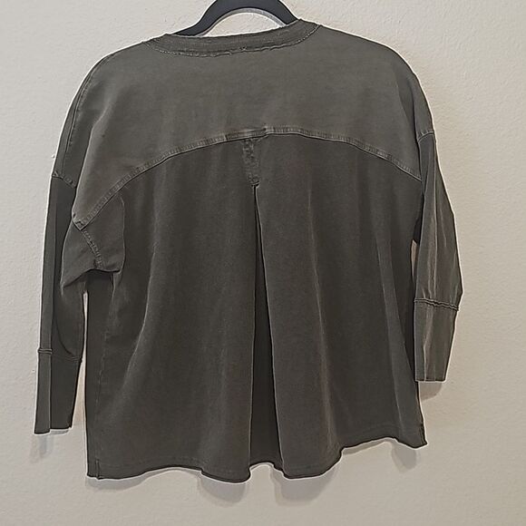 Free People  Ratio olive green split neck blouse  S - Picture 3 of 10